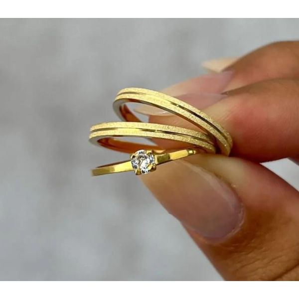 Par de alianças de Casamento com Pedra 2mm Goiânia