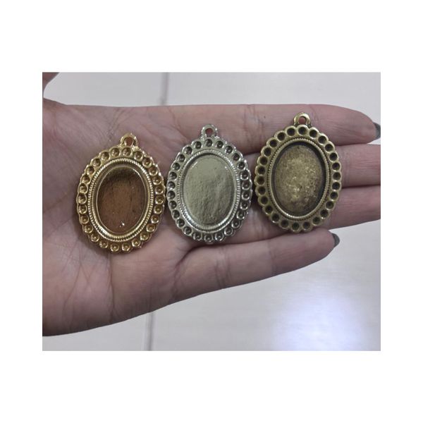 PINGENTE OVAL DUPLA FACE SEM STRASS ML6066 .