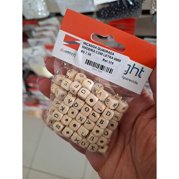 MIÇANGA QUADRADA MADEIRA COM LETRA 8MM 30G 379 .