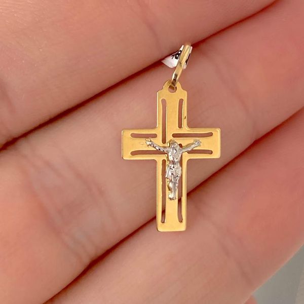 Pingente Crucifixo de Ouro 18K Detalhes Vazados