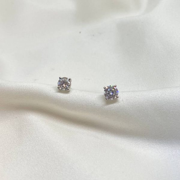 Brinco em Prata 925 Solitário com Pedra de Moissanite 1,0ct ... - MICHELETTI JOIAS