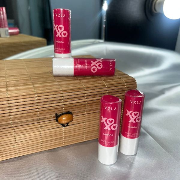 Balm labial Xoxo FPS20 Selinho Vizzela 