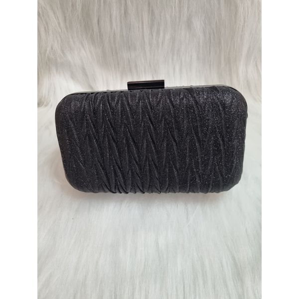 Clutch preta glitter ondas
