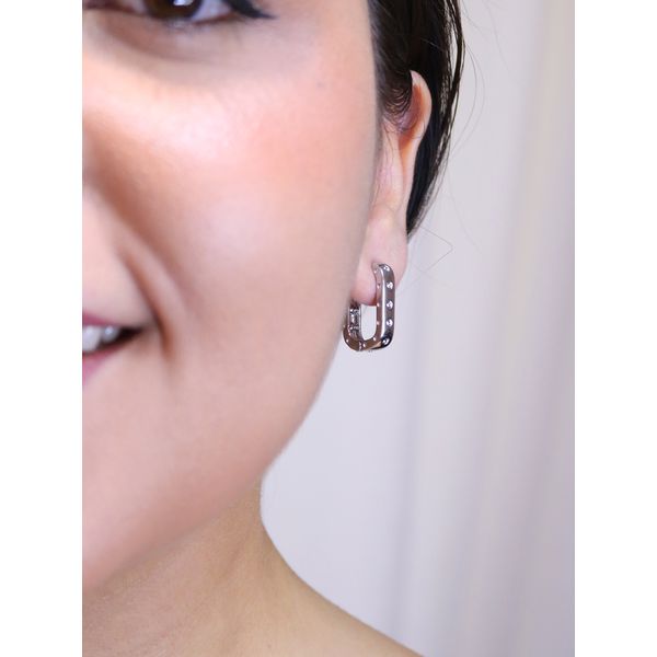 Argola quadrada furada G