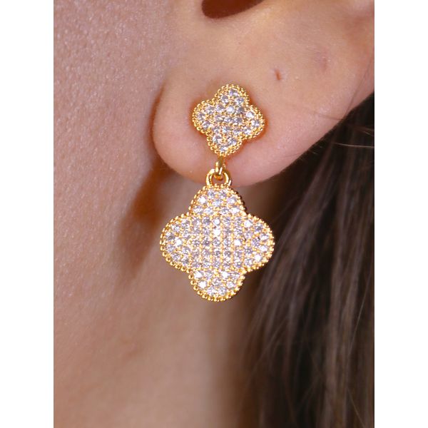 brinco duplo trevo cravejado