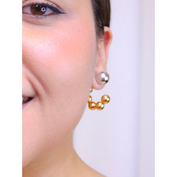 Argola bolinhas esfera