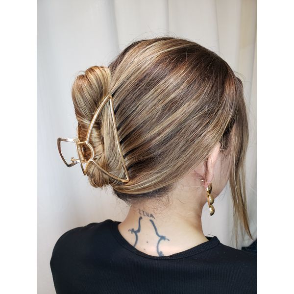 Presilha piranha metal meia lua vazada