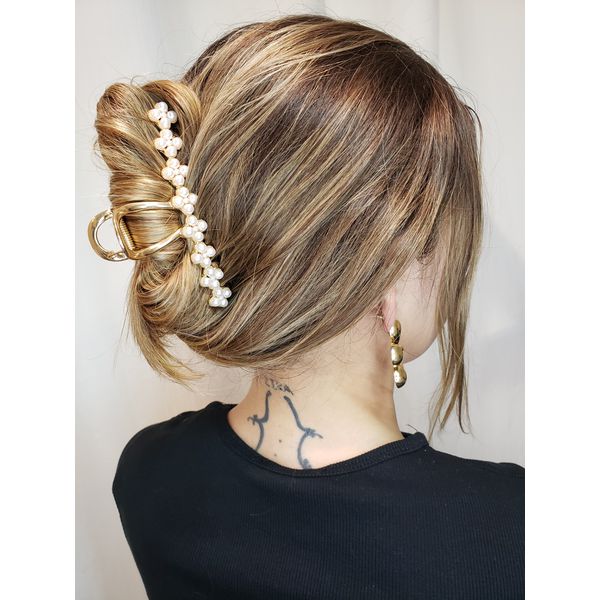 Presilha Grande Flor de Pérolas