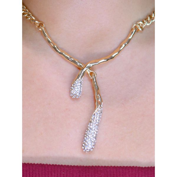 Colar orgânico cruzado