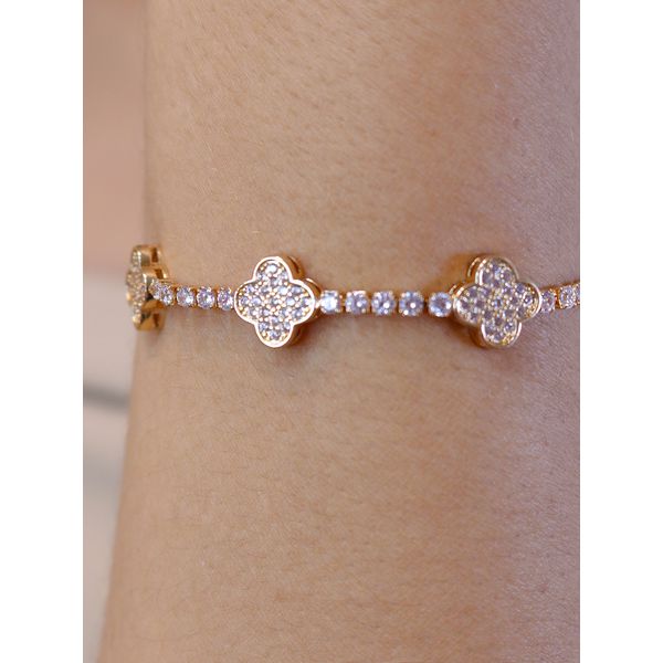 Pulseira trevos cravejados