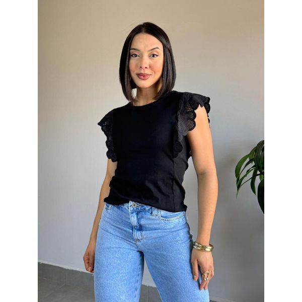 T-SHIRT RENDA PRETO