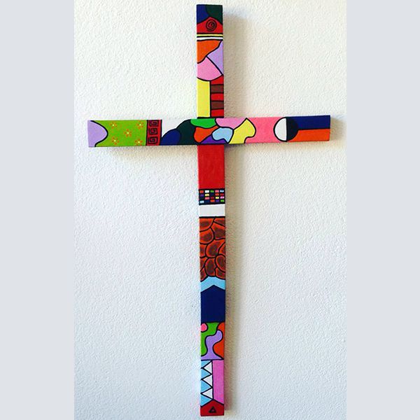Crucifixo em madeira pintado 25cm