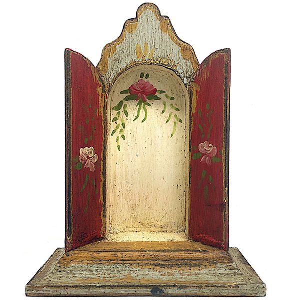 Mini oratório de mesa com porta fixa entreaberta em estilo barroco com 15cm