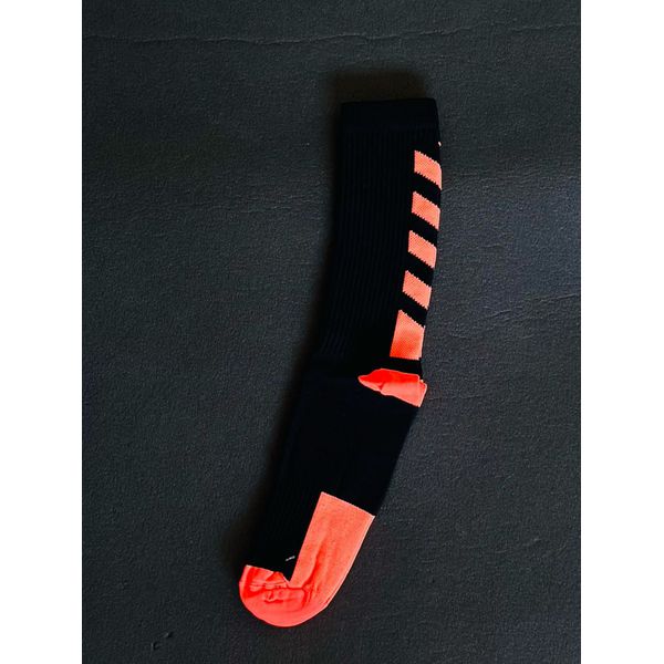 MEIA - PRETA COM LARANJA 