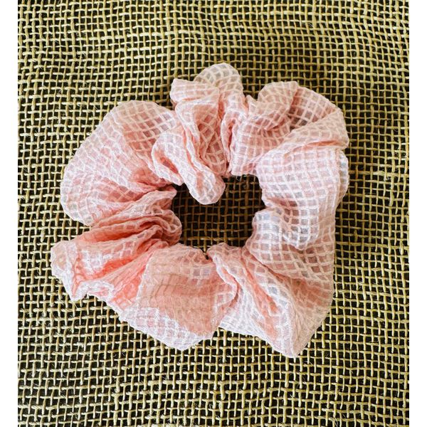 SCRUNCHIE - QUADRICULADA - COR ROSA - CANDY COLOR 