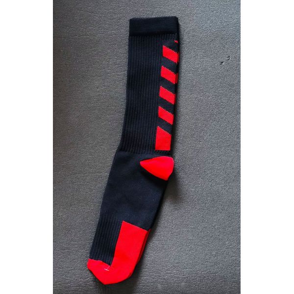 MEIA - PRETA COM VERMELHO 