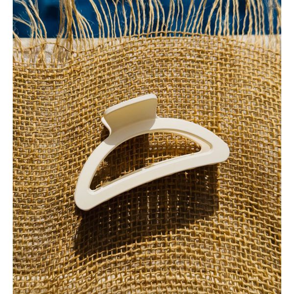 PIRANHA DE CABELO - LUA - COR OFF WHITE 