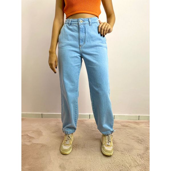 CALÇA MOM JOGGER JEANS CLARO