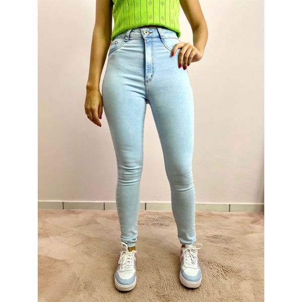 CALÇA SKINNY BÃSICA JEANS CLARO