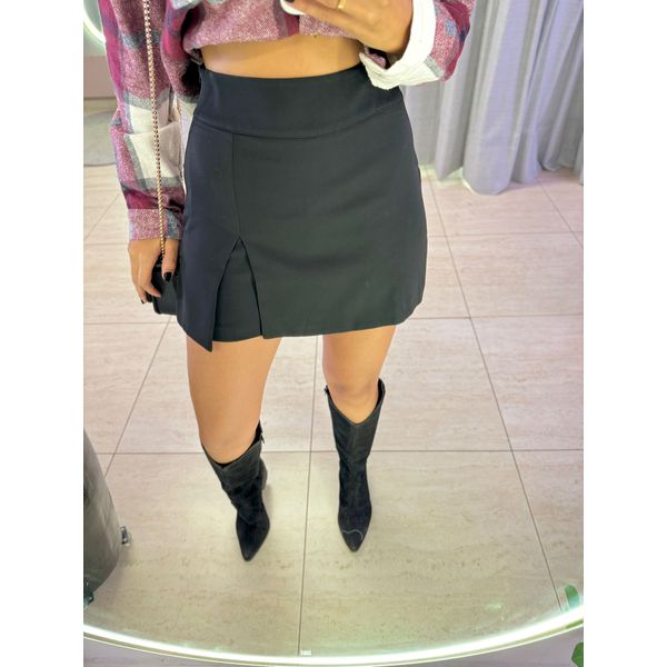 SHORT SAIA ALFAIATARIA FENDINHA PRETO