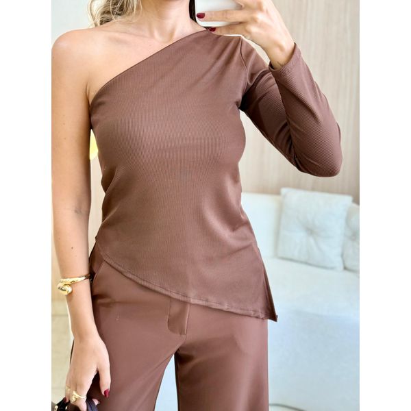 BLUSA CANELADA TATI MARROM