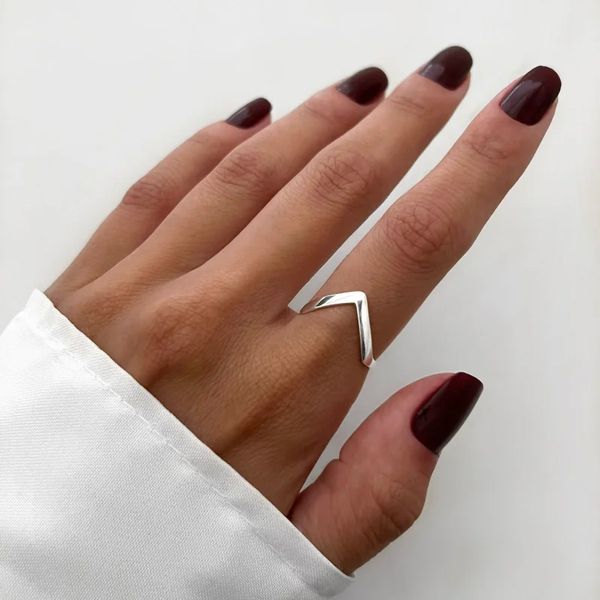 ANEL V LISO PRATA 925 - My Prata Joias