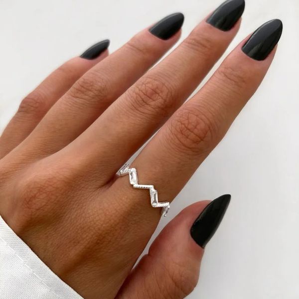 ANEL ZIG ZAG ZIRCÔNIA CRISTAL DETALHES BOLINHAS PR... - My Prata Joias