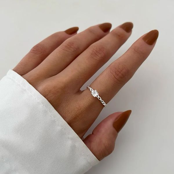 ANEL SOLITÁRIO ELO INFINITO ZIRCÔNIA CRISTAL PRATA... - My Prata Joias