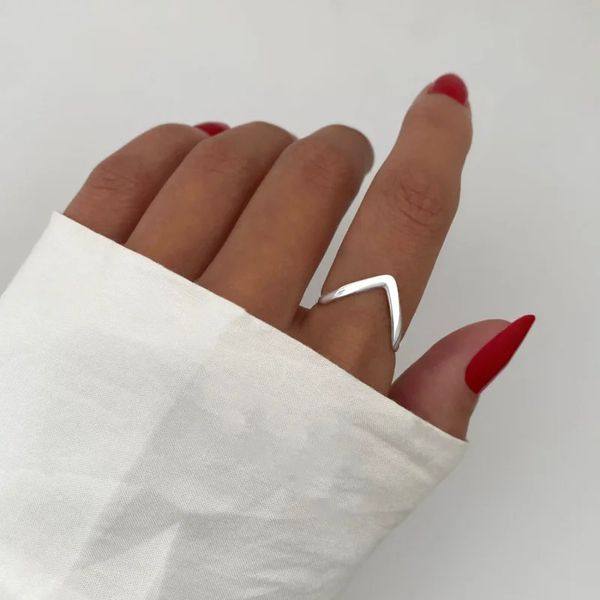 ANEL V LISO PRATA 925 - My Prata Joias