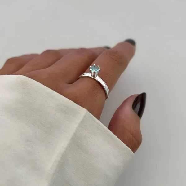 ANEL SOLITÁRIO ZIRCÔNIA AZUL CLARO PRATA 925 - My Prata Joias