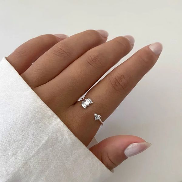 ANEL REGULÁVEL FLECHA ZIRCÔNIA CRISTAL PRATA 925 - My Prata Joias