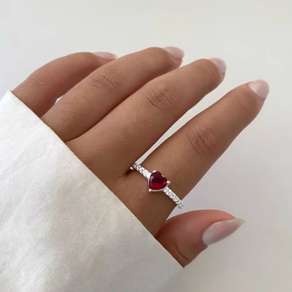 ANEL CORAÇÃO ZIRCÔNIA VERMELHO E CRISTAL PRATA 925... - My Prata Joias