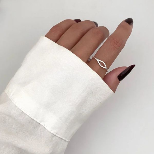 ANEL LISO TRABALHADO PRATA 925 - My Prata Joias