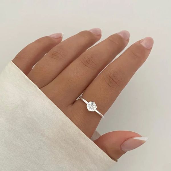 ANEL COM ZIRCÔNIAS CRISTAIS PRATA 925 - My Prata Joias