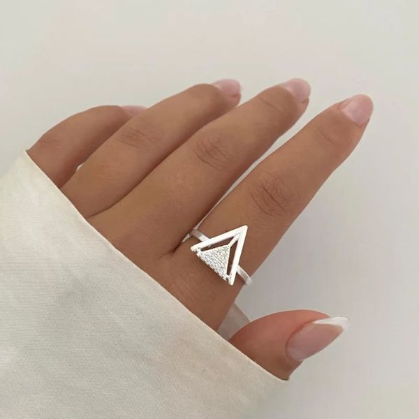 ANEL TRIÂNGULO ZIRCÔNIA CRISTAL PRATA 925 - My Prata Joias