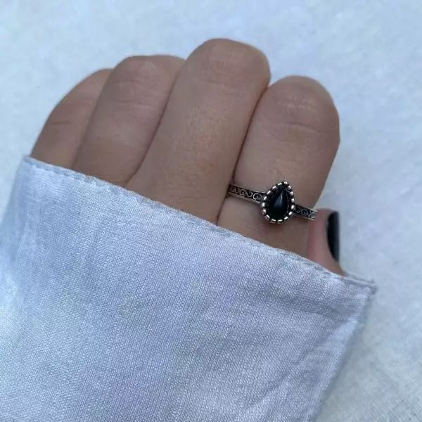 ANEL GOTA PEDRA ONIX PRATA 925 - My Prata Joias