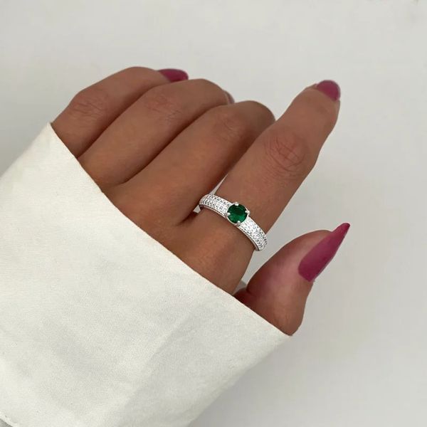 ANEL SOLITÁRIO ZIRCÔNIA VERDE E CRISTAL PRATA 925 - My Prata Joias