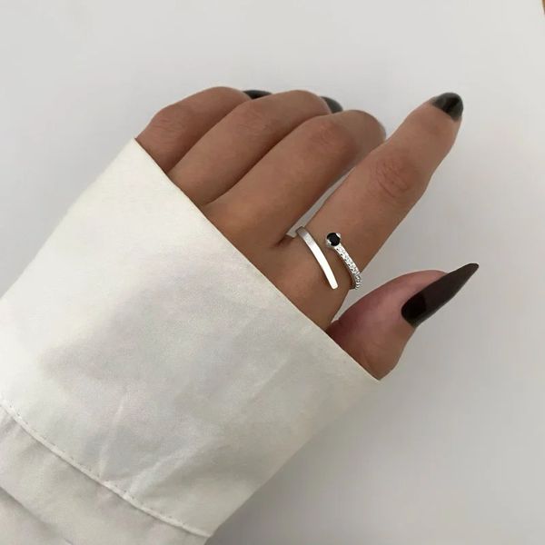 ANEL REGULÁVEL ZIRCÔNIA CRISTAL E PRETO PRATA 925 - My Prata Joias