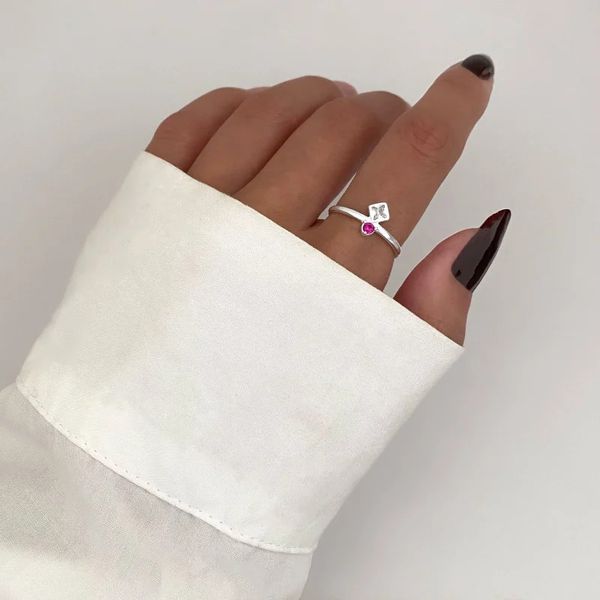 ANEL TRIÂNGULO ZIRCÔNIA CRISTAL E ROSA PRATA 925 - My Prata Joias