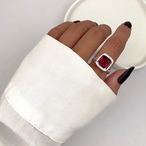 ANEL QUADRADO ZIRCÔNIA ROSA ESCURO PRATA 925 - My Prata Joias