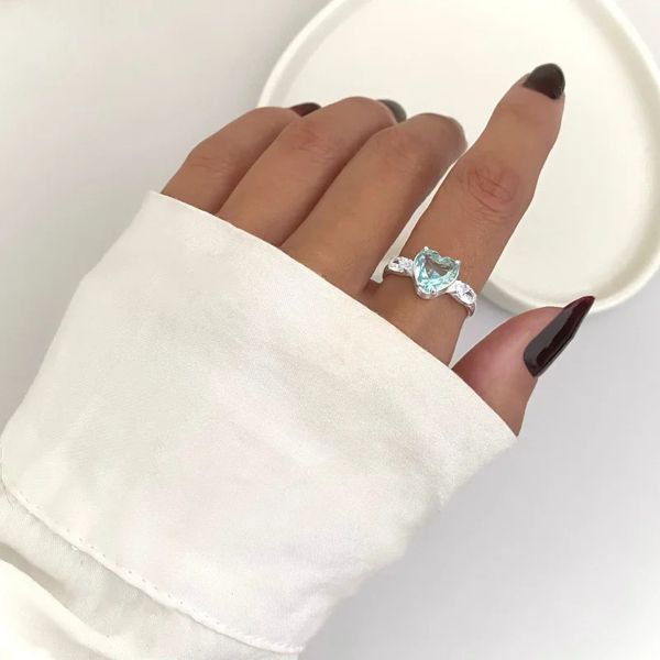 ANEL CORAÇÃO ZIRCÔNIA AZUL CLARO E CRISTAL PRATA 9... - My Prata Joias