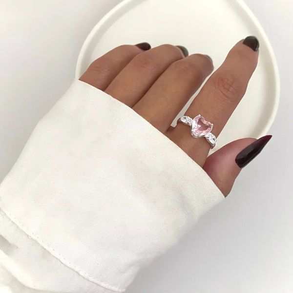 ANEL CORAÇÃO ZIRCÔNIA ROSA CLARO E CRISTAL PRATA 9... - My Prata Joias