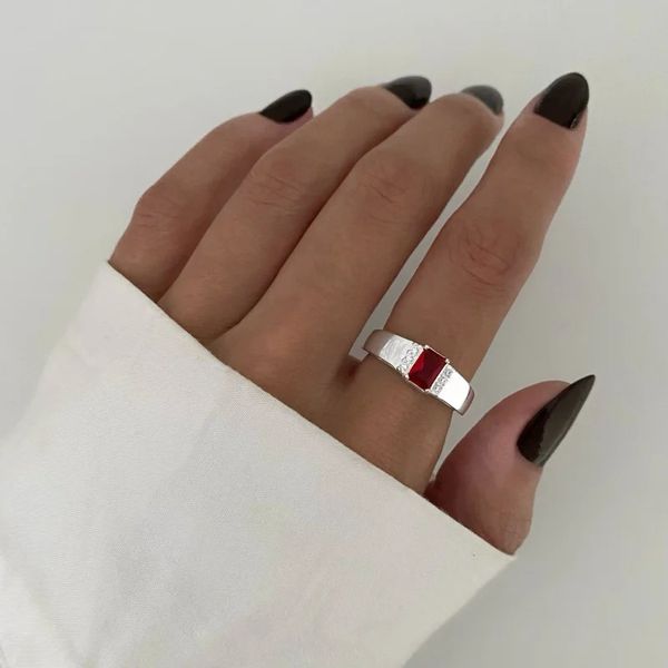 ANEL QUADRADO ZIRCÔNIA VERMELHO / CRISTAL PRATA 92... - My Prata Joias