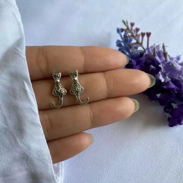BRINCO GATO MARCASSITA PRATA 925 - My Prata Joias