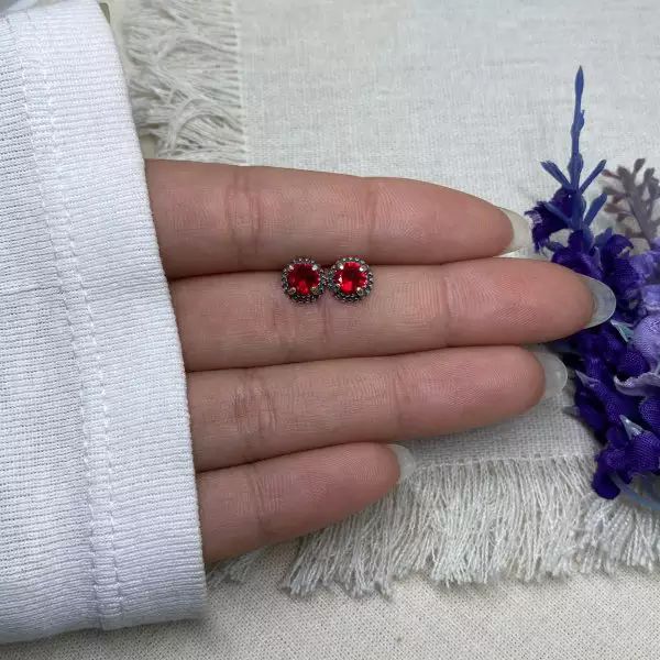 BRINCO REDONDO ZIRCÔNIA VERMELHA PRATA 925 - My Prata Joias