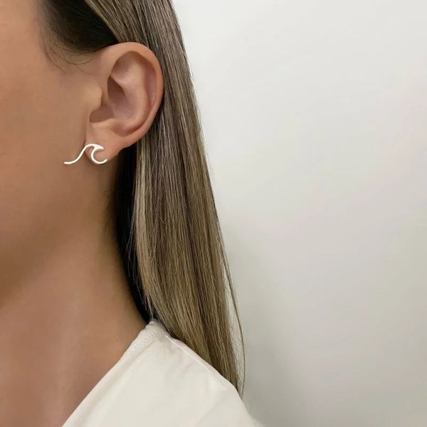 BRINCO ONDA LISO PRATA 925 - My Prata Joias