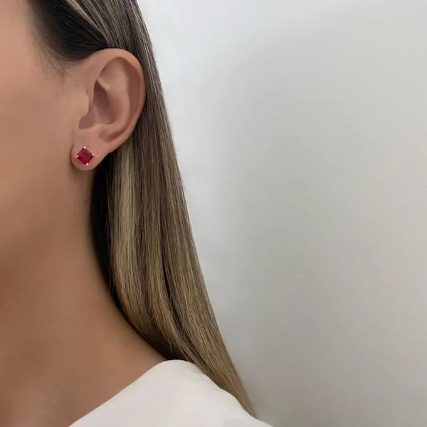 BRINCO QUADRADO ZIRCÔNIA VERMELHA PRATA 925 - My Prata Joias