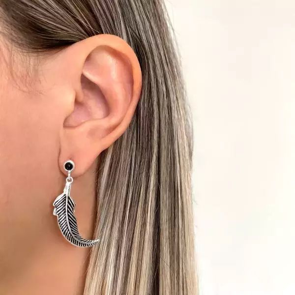 BRINCO PENA INDIANO PEDRA PRETA PRATA 925 - My Prata Joias