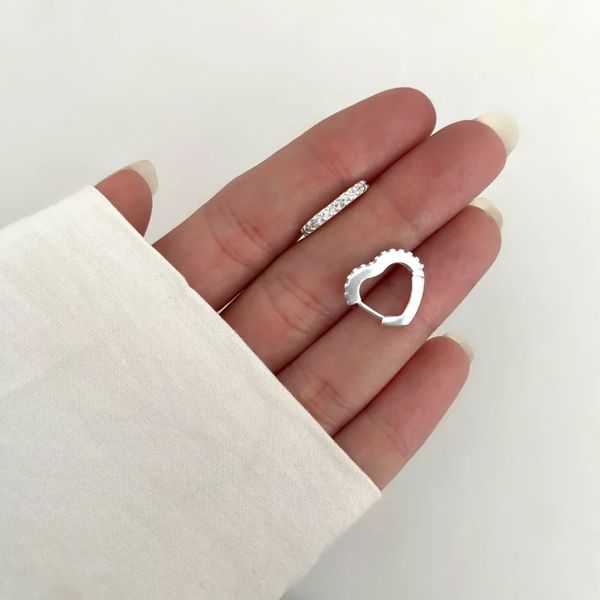 ARGOLINHA CORAÇÃO CRAVEJADO LATERAL TRABALHADA G P... - My Prata Joias