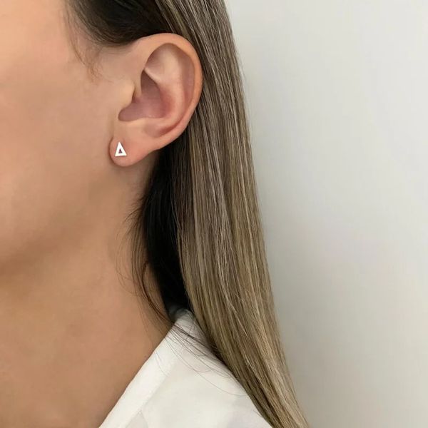 BRINCO TRIÂNGULO PRATA 925 - My Prata Joias